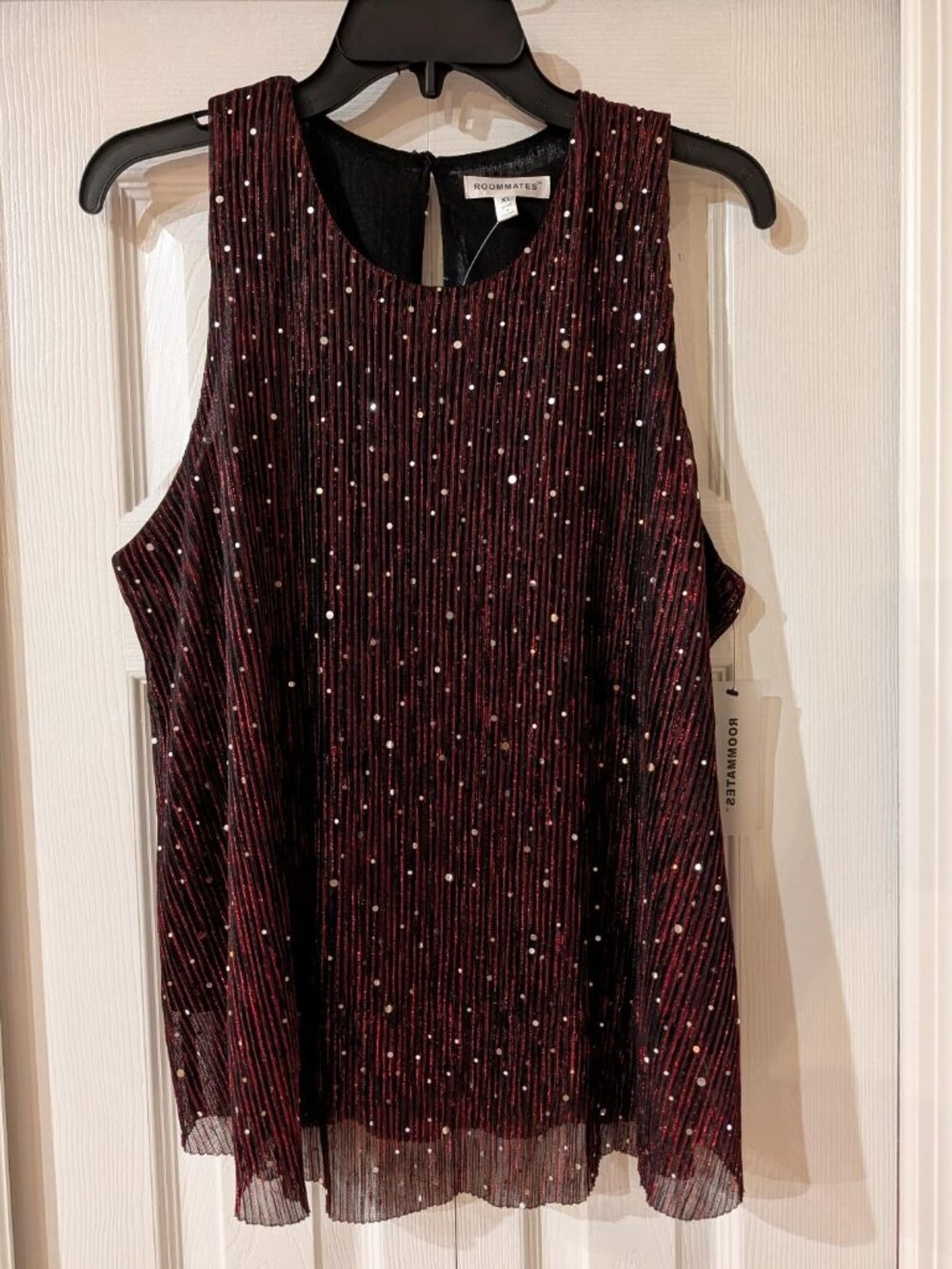 Roommates Sleeveless Blouse Red Black Vertical Shimmer Silver Size XLarge